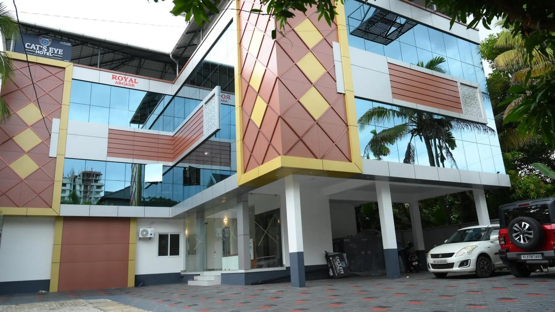 Cat'S Eye Hotel Kochi Aparthotel