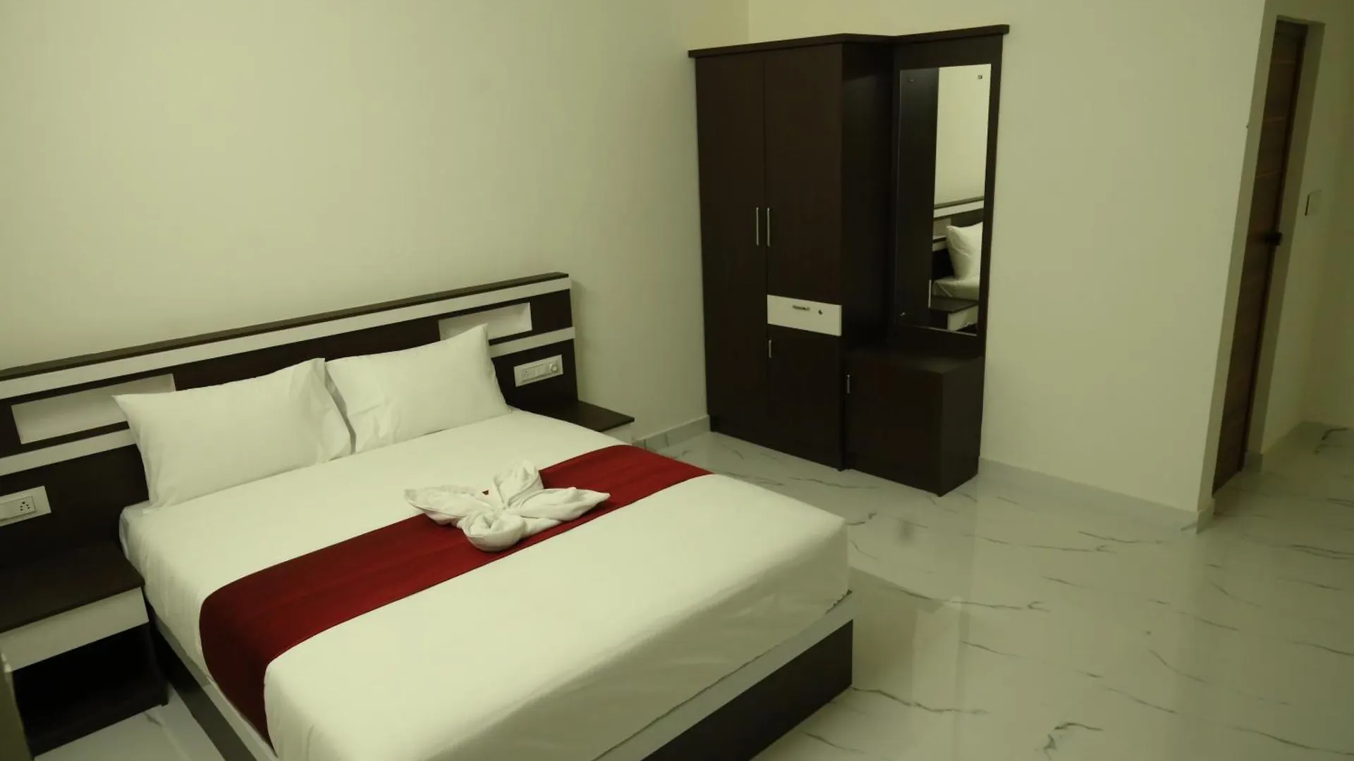 Aparthotel Cat'S Eye Hotel Kochi