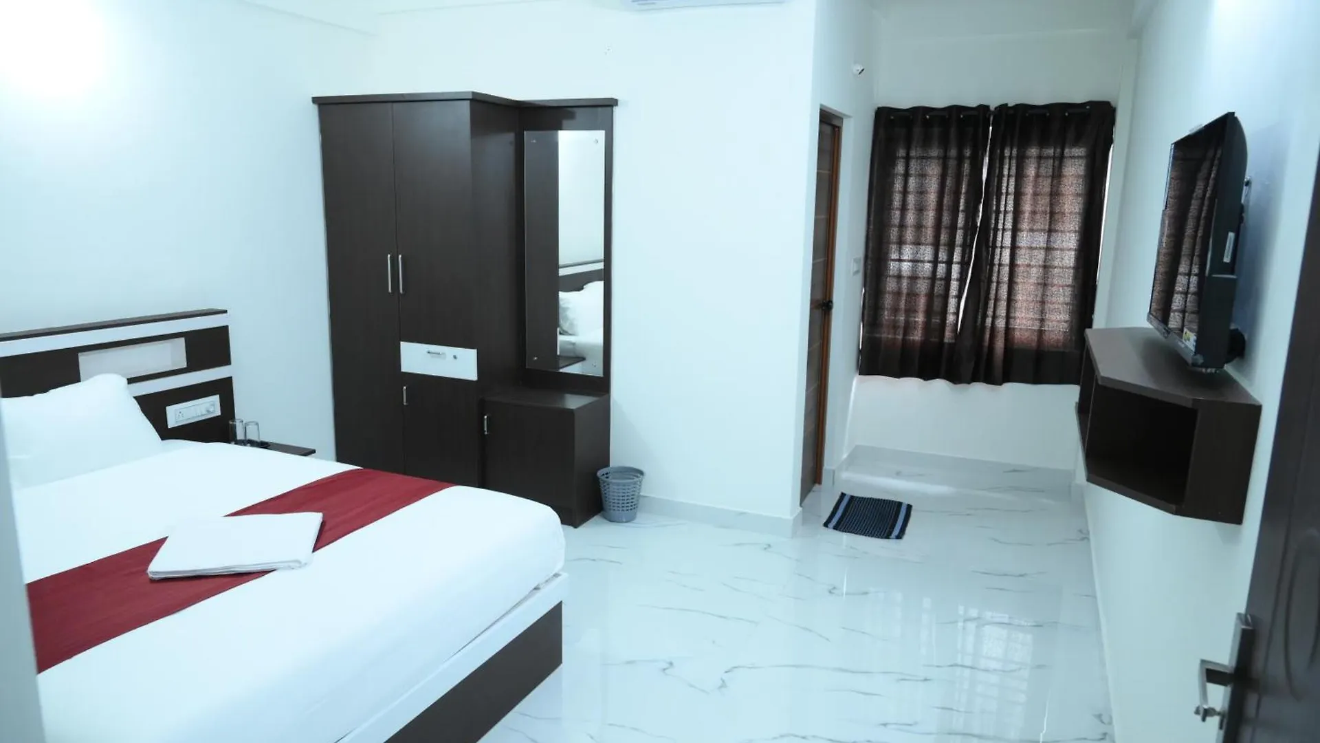 Cat'S Eye Hotel Kochi Aparthotel