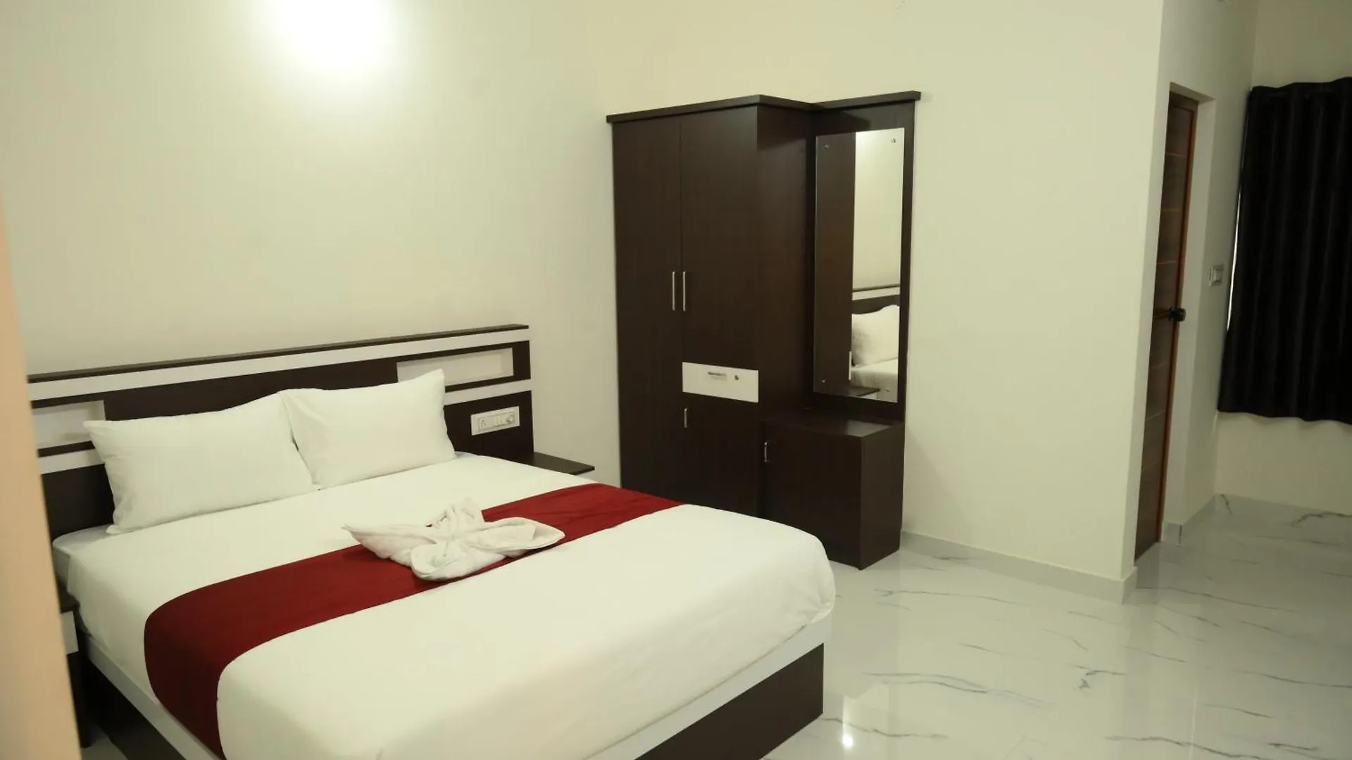 Cat'S Eye Hotel Kochi Aparthotel