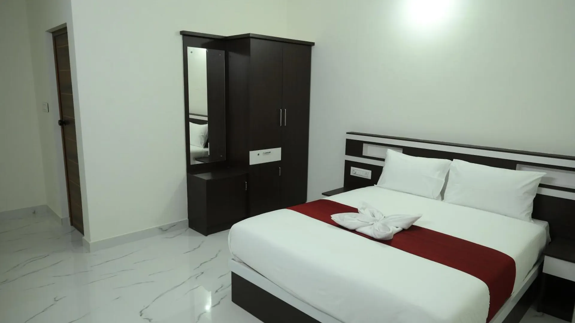 アパートホテル Cat'S Eye Hotel Kochi